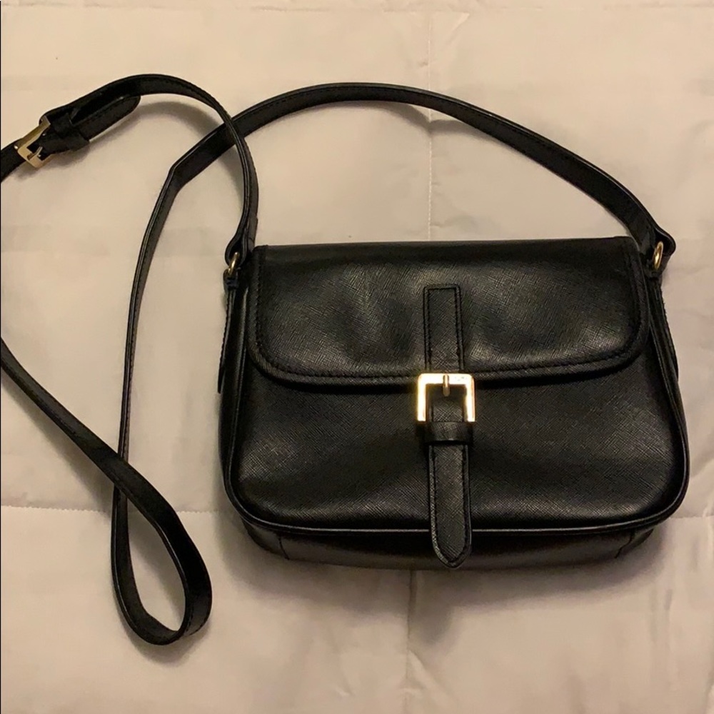 Black shoulder bag